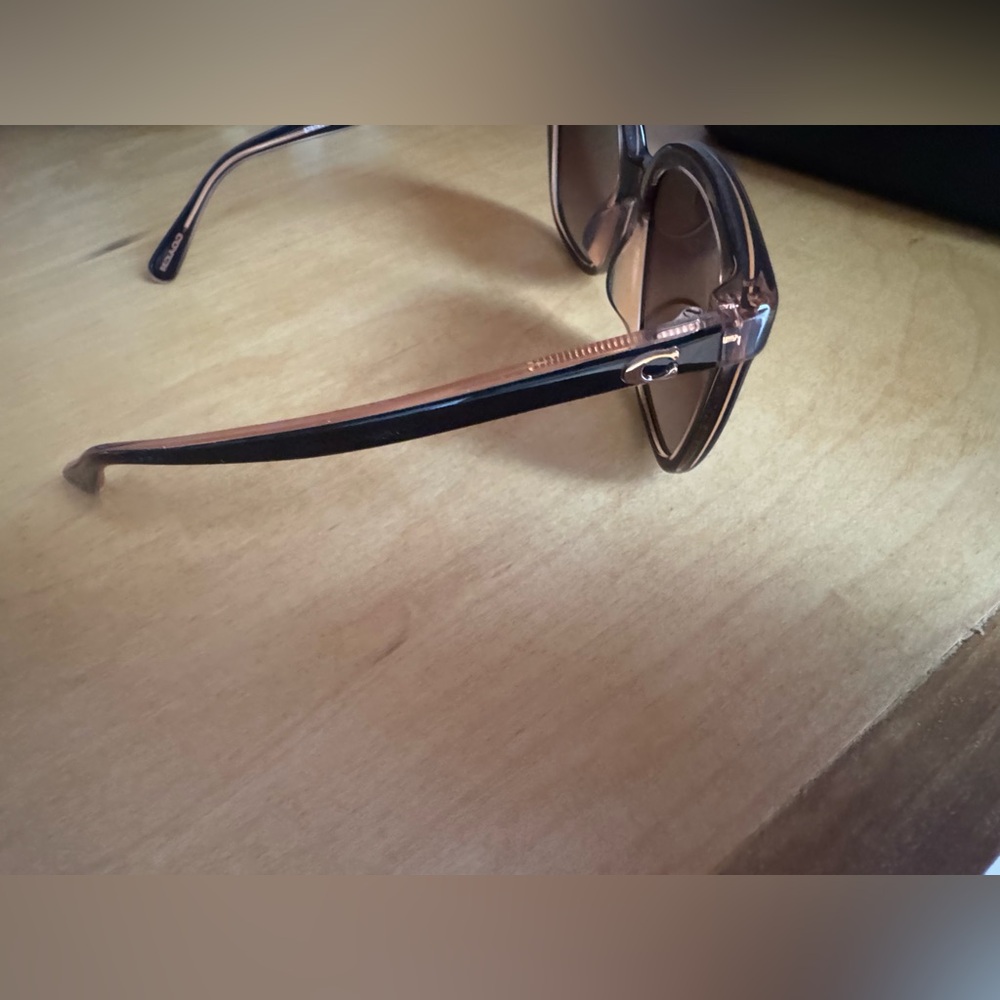 ✨ Coach HC8381U CL918 0HC8381U Sunglasses – Like New ✨ - Picture 7 of 12